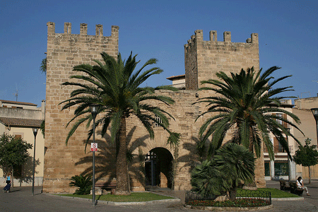 Una de las murallas de la ciudad de Alcúdia